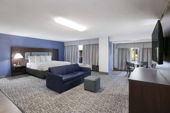 Room 7 of 28