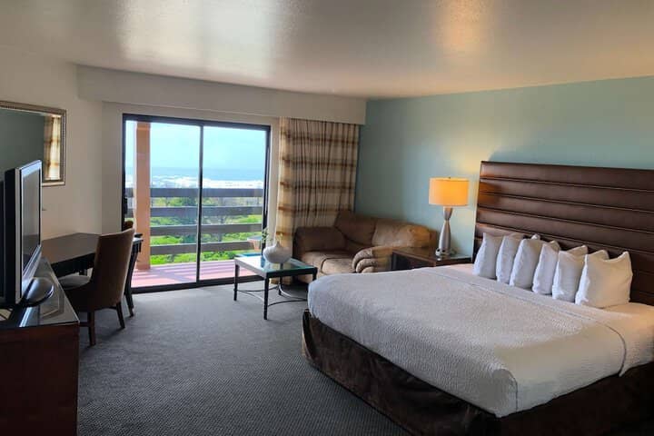 Room 4 of 17