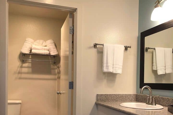 Room 8 of 17