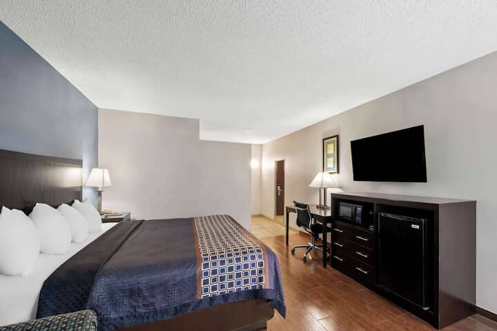 Room 10 of 47