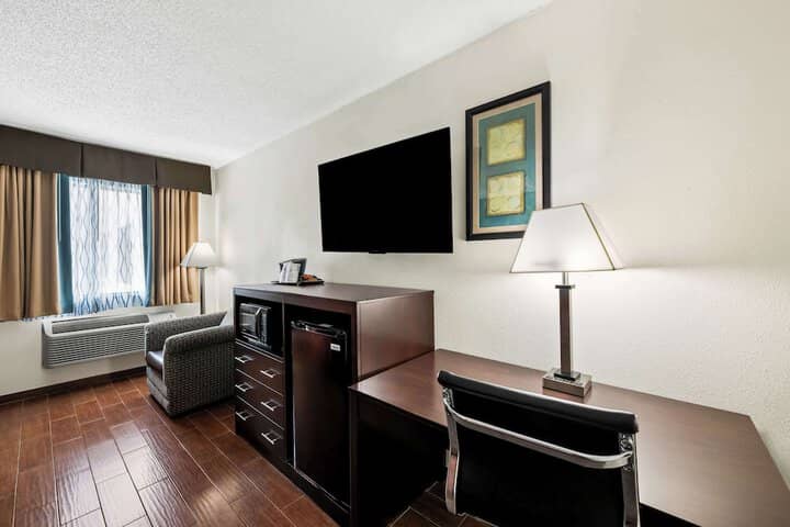 Room 26 of 47