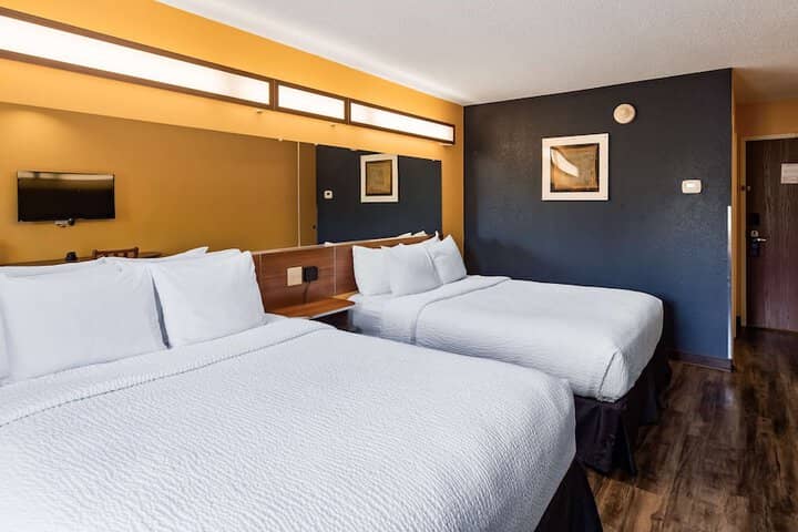 Room 8 of 24