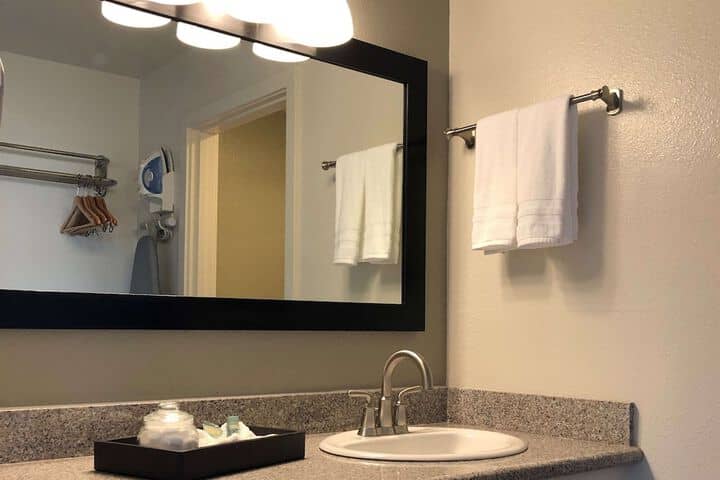 Room 9 of 17