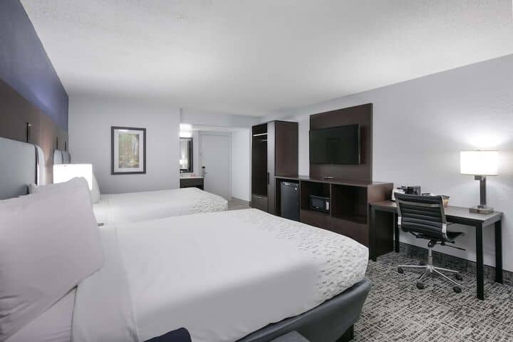 Room 13 of 28