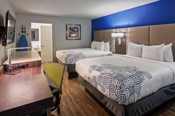 Room 9 of 27