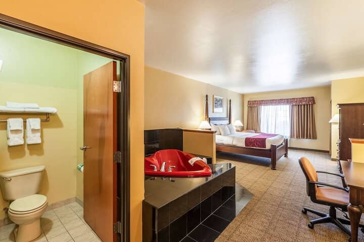Room 10 of 26