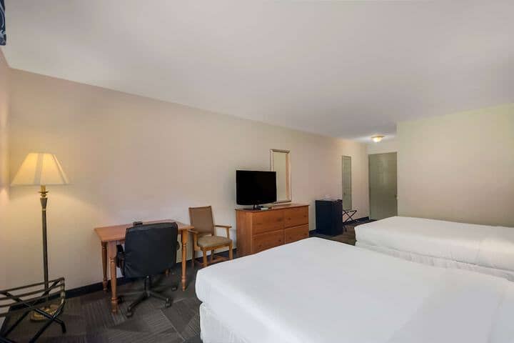 Room 16 of 37