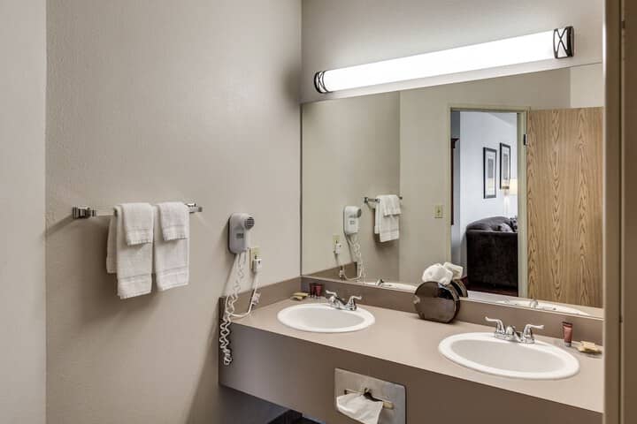 Bathroom sink