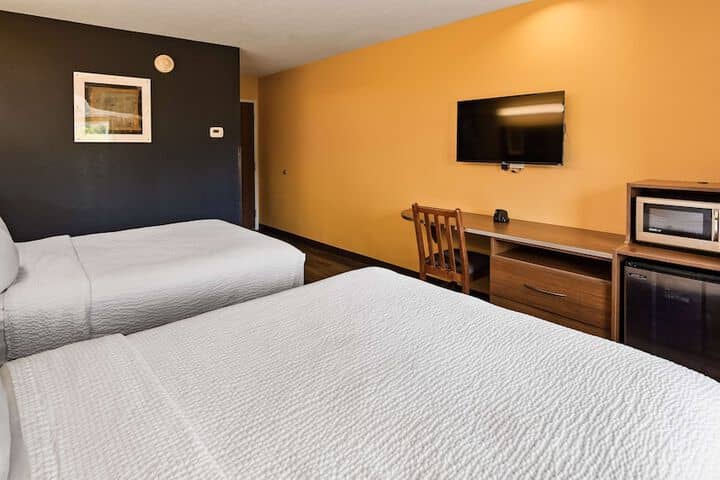 Room 9 of 24