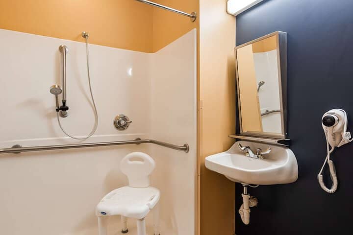 Room 15 of 24