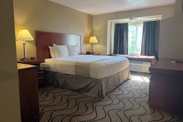 Room 25 of 43