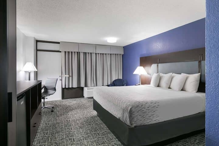 Room 14 of 28