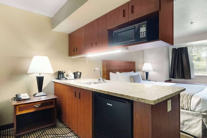 Room 32 of 43