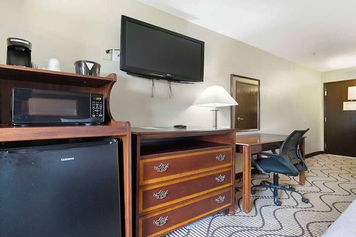 Room 28 of 43