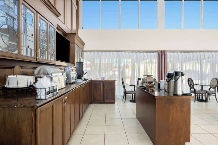 Breakfast area