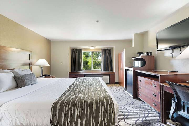 Room 5 of 43