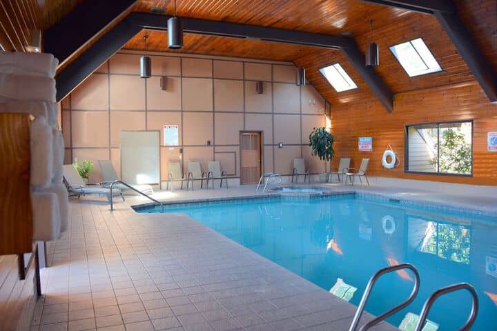 Pool 10 of 17