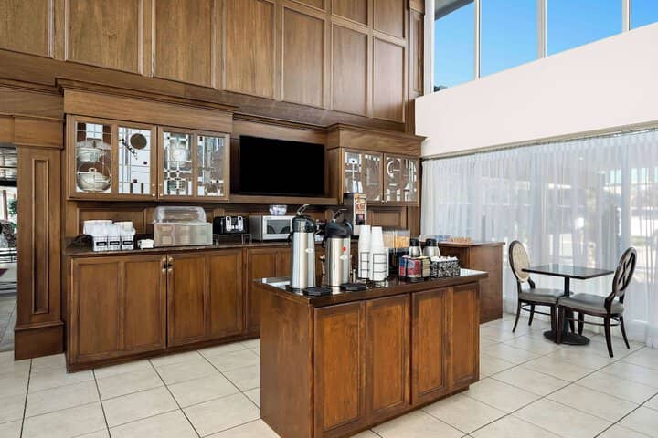 Breakfast area