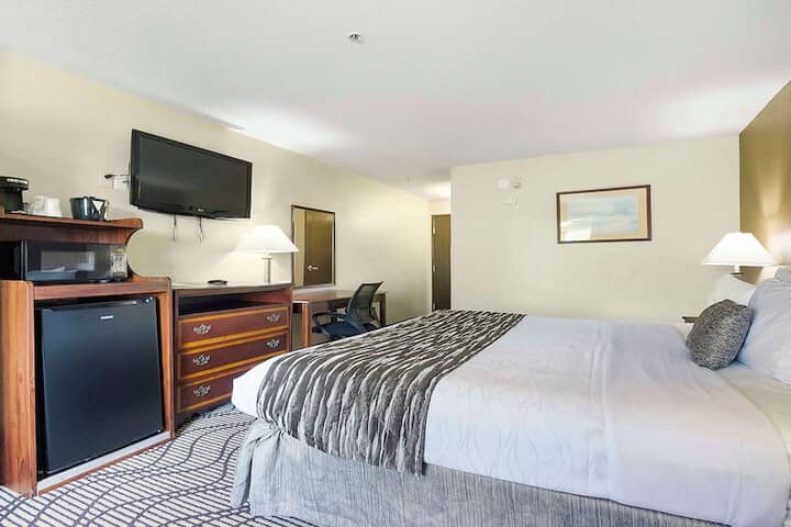Room 6 of 43