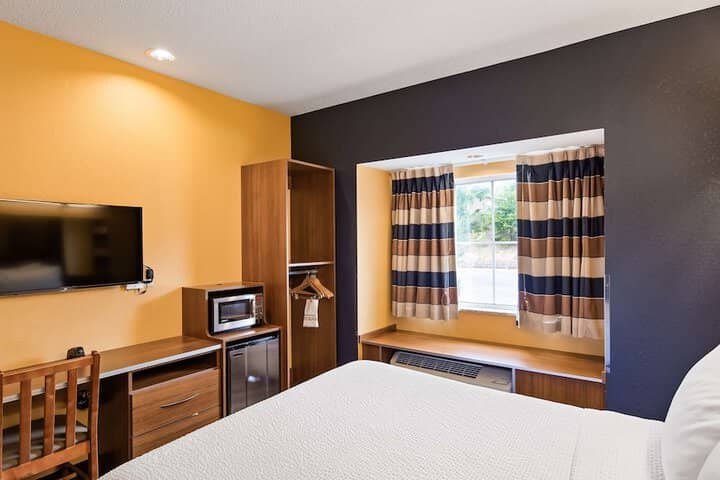 Room 5 of 24