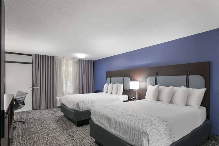 Room 11 of 28