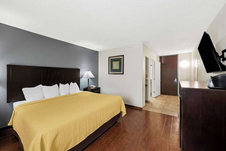 Room 17 of 47