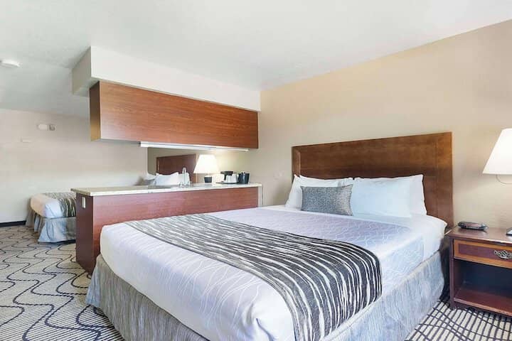 Room 21 of 43