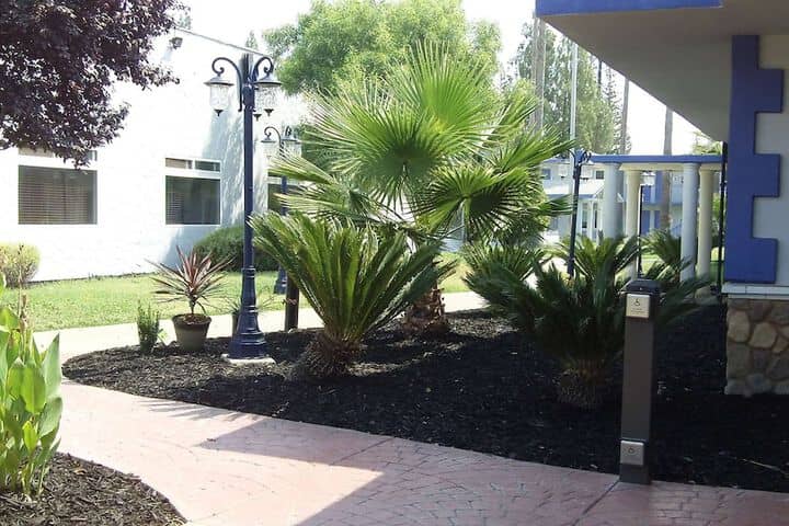 Hotel Exterior 26 of 27