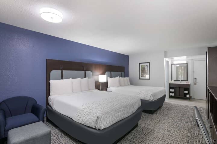 Room 12 of 28