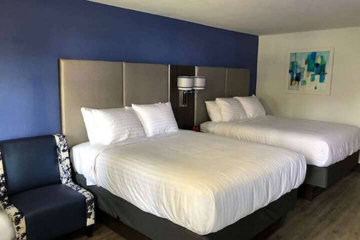 Room 11 of 27