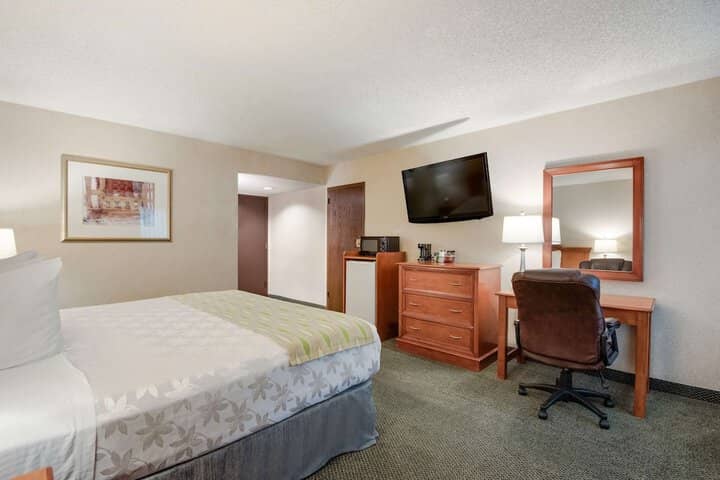 Room 12 of 41